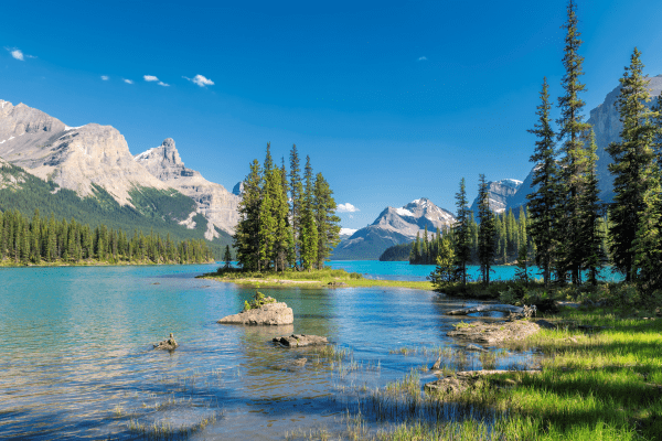 Jasper Nationalpark: Naturparadies in Kanada Blick auf die Seen- und Berglandschaft im Jasper Nationalpark