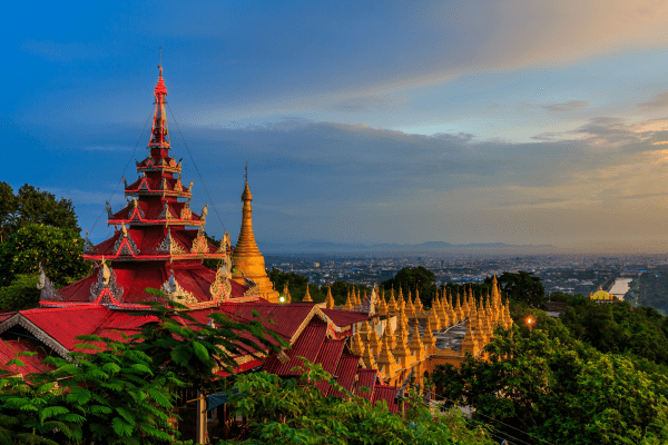 Der Mandalay-Hügel in Myanmar - Atemberaubender Blick auf Mandalay. Mandalay-Hügel Myanma